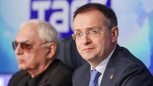 Владимир Мединский и Карен Шахназаров огласили имена лауреатов премий Президента Российской Федерации 2025 года