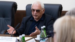 Карен Шахназаров провел заседание рабочей группы по обсуждению списка 100 фильмов для школьников